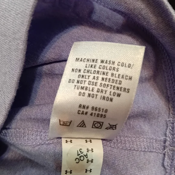 Under Armour Women's Light Purple V-Neck Long Sleeve Top - Picture 8 of 9